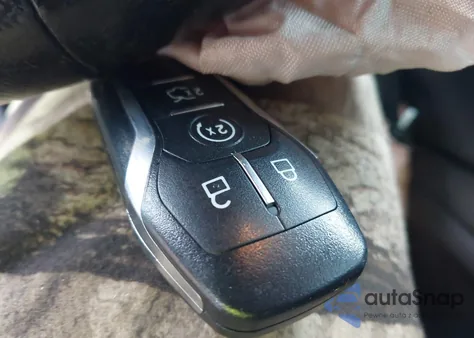 2016 Ford Mustang V6 z USA, uszkodzony, nr VIN 1FA6P8AM9G5292997